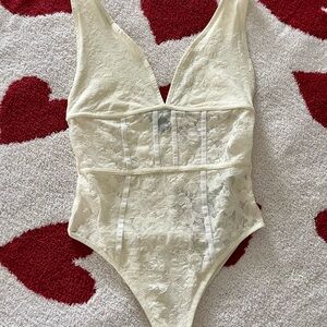 Elegant Lace Bodysuit in Cream